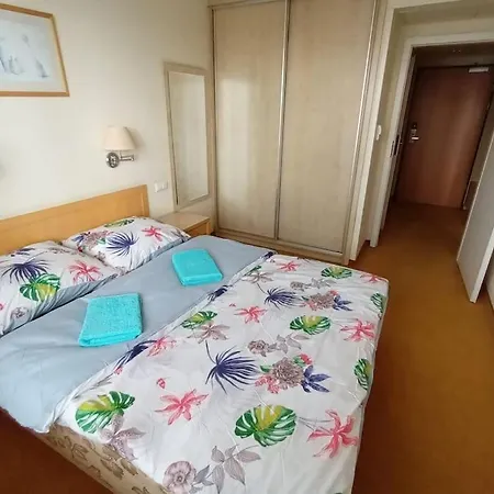 10q - Z6 1002 Warszawa